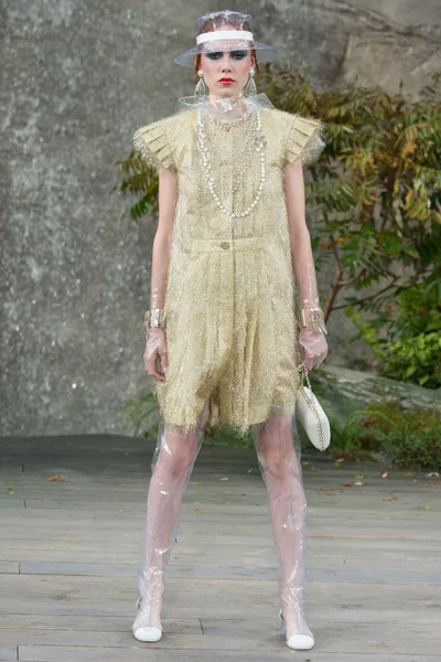 Look 70